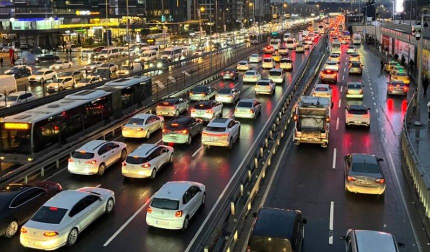İstanbul’da trafik yoğunluğu yüzde 87’e ulaştı