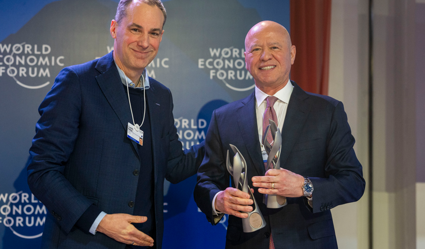 Koç Topluluğu’nun Sanayi 4.0 Başarıları Davos’ta Ödüllendirildi: Üretim Tesisi Sayısı 6’ya Yükseldi