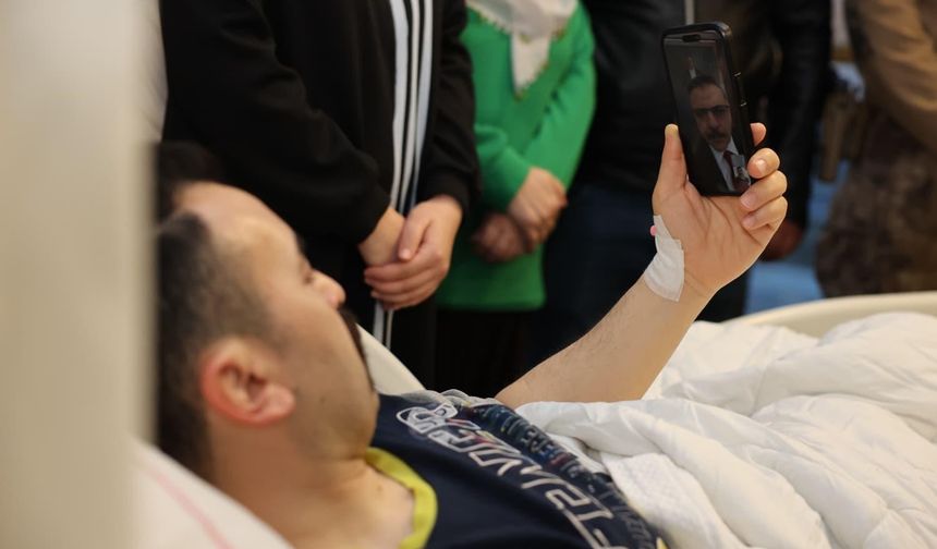 Bakan Çiftçi, operasyonda yaralanan özel harekat polisiyle görüntülü konuştu