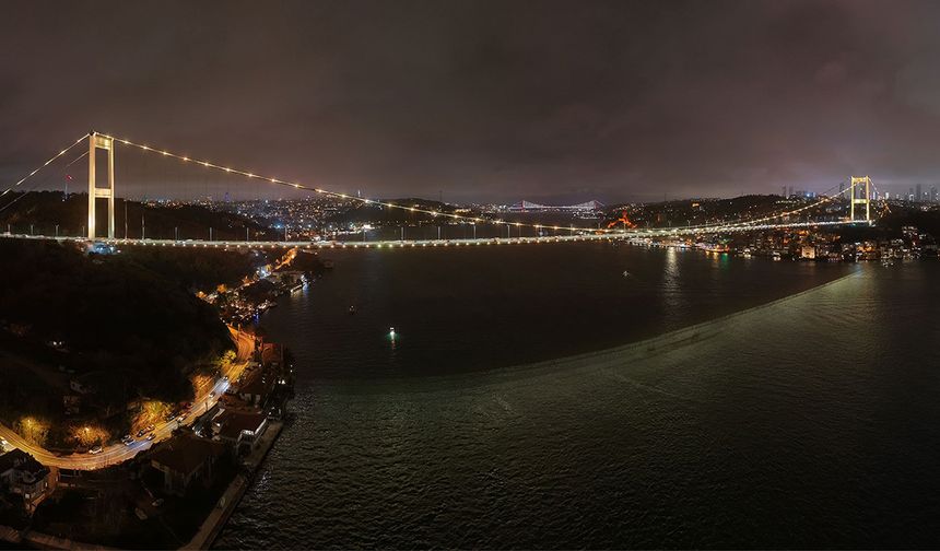 Fatih Sultan Mehmet Köprüsü kanser hastası çocuklar için sarıya büründü