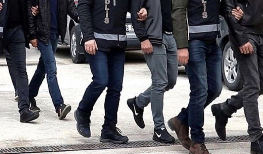 İzmir’de 1 milyar liralık tefeci operasyonu: 5 gözaltı