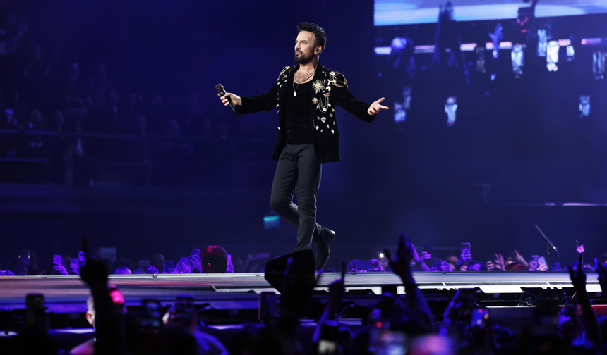 MEGASTAR TARKAN KONSERLERİNDE SONA YAKLAŞILIYOR 9 GÜNDE 50 BİN SEVENİYLE BULUŞTU