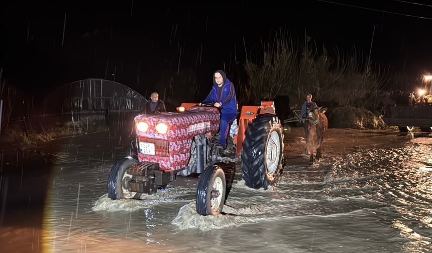 Seydikemer’de su baskını: Evler tahliye edildi