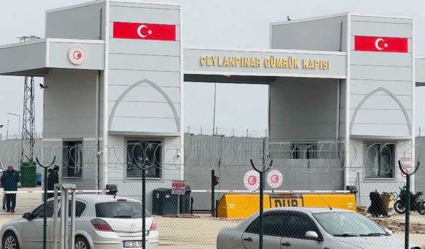 STK temsilcileri kapatılacak gümrük kapıları için sınırda toplandı