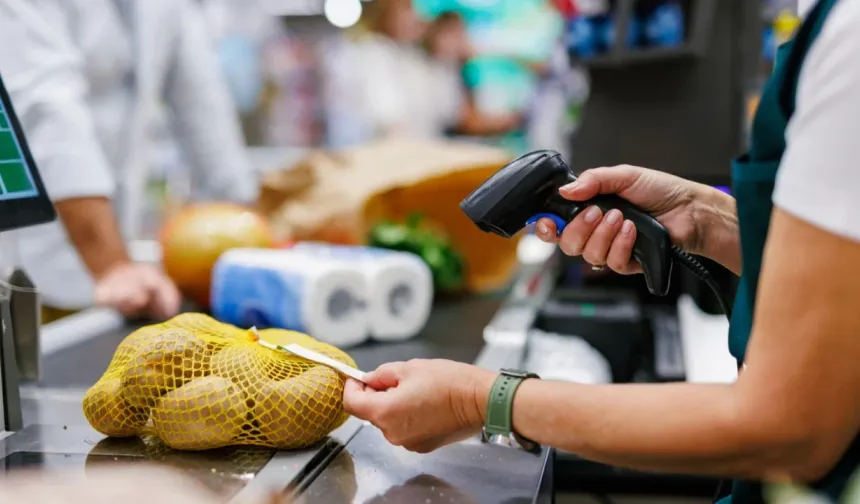 Ticaret satış hacmi yıllık yüzde 3,8 arttı