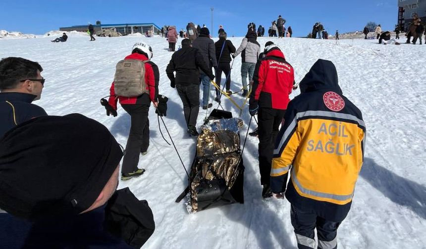 Uludağ’da kızak faciası: Dereye uçan tatilciyi JAK kurtardı