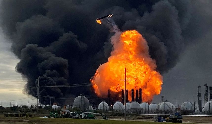 ABD'nin Teksas eyaletindeki petrol rafinerisinde patlama