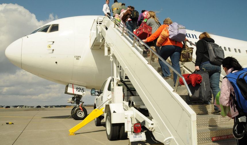 İsrail-İran gerginliği uluslararası uçuşları etkiledi: 227 uçuş iptal edildi