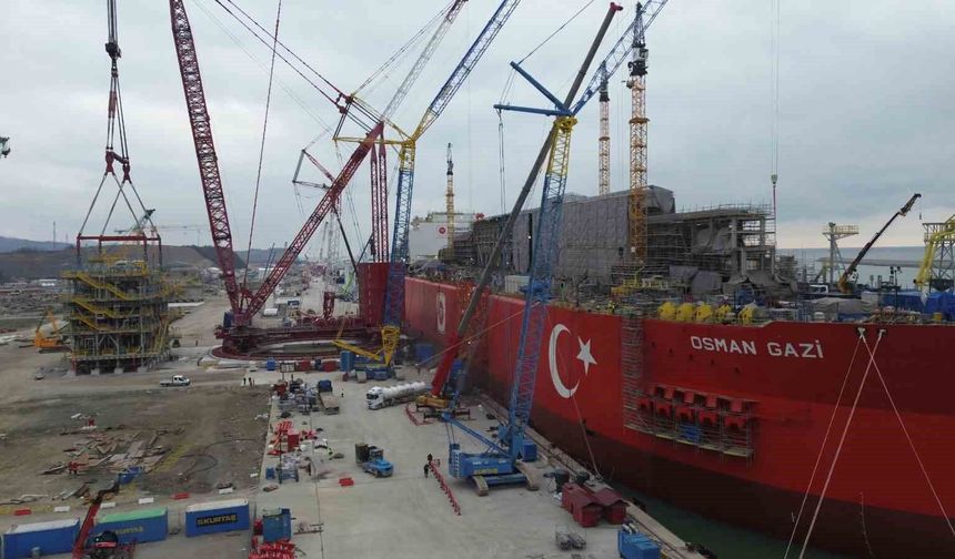 Osman Gazi’ye 2 bin 500 tonluk ünite yerleştirildi