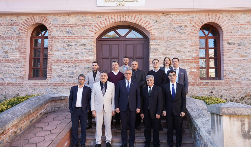 Sağlık Bakanı Prof. Dr. Kemal Memişoğlu, Bezmiâlem'in Biyoteknoloji Enstitüsü'nü Ziyaret Etti