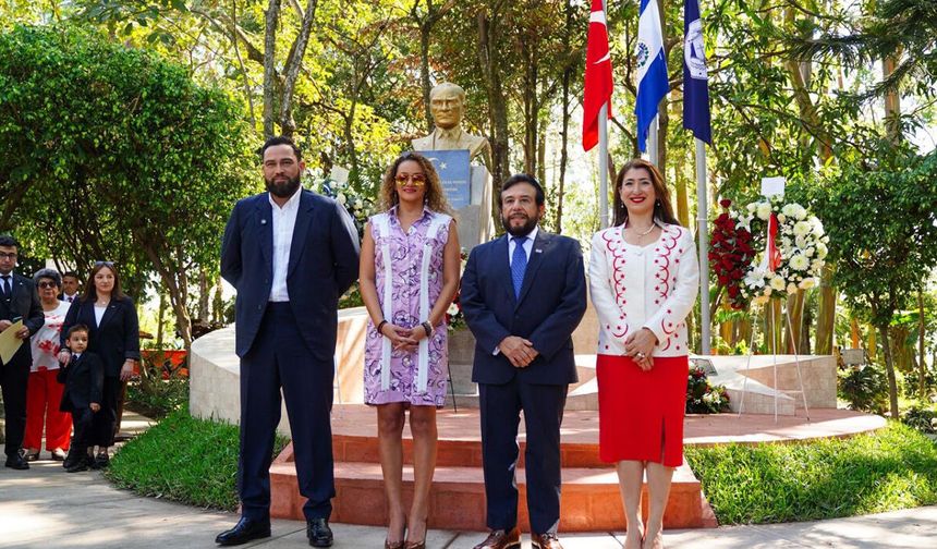 San Salvador’daki Türkiye Parkı kapılarını ziyaretçilere açtı