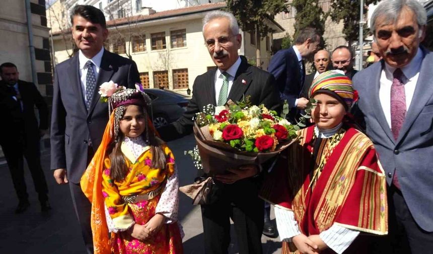 Ulaştırma ve Altyapı Bakanı Abdulkadir Uraloğlu Kilis’te