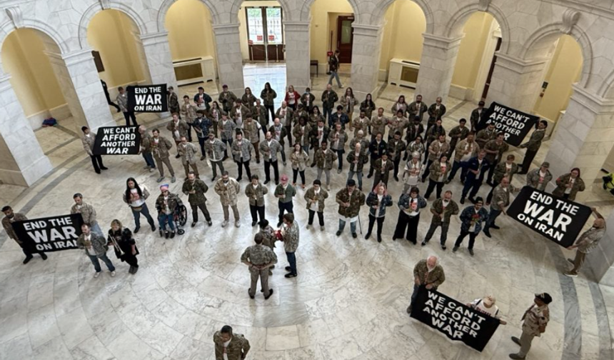 ABD Kongresinde İran savaşını protesto eden gazilere gözaltı