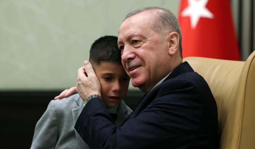 Cumhurbaşkanı Erdoğan, Bakan Tekin ve çocukları kabul etti