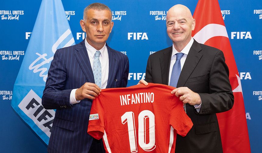 FIFA Başkanı Infantino’dan Türkiye’ye tebrik