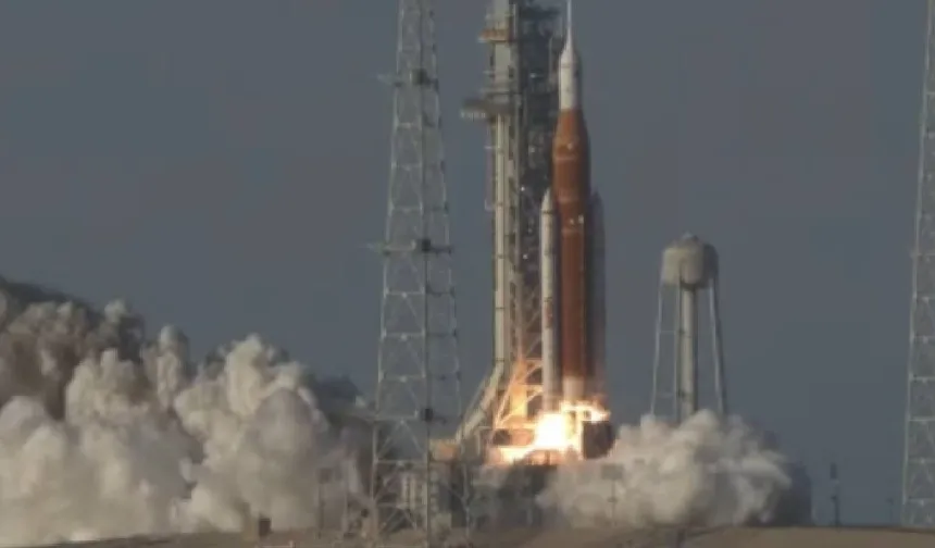 İnsanlık 54 yıl sonra yeniden Ay yolunda: Artemis II görevi başladı