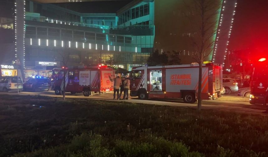 Kağıthane’de alışveriş merkezinde yangın paniği