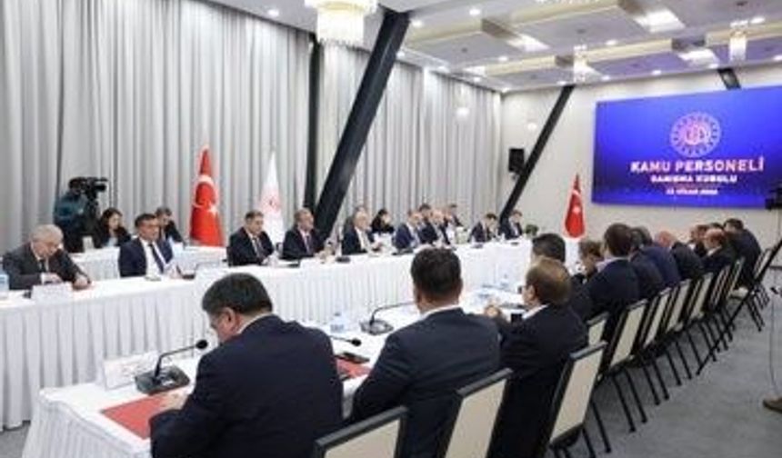 Memur-Sen: "4688 sayılı Kanun; kamu görevlilerinin yükünü ve emeğin karşılığını taşımakta yetersiz kalmaktadır"