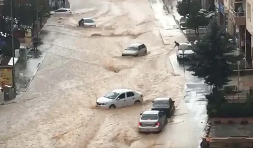 Ankara’da sağanak sonrası sel meydana geldi