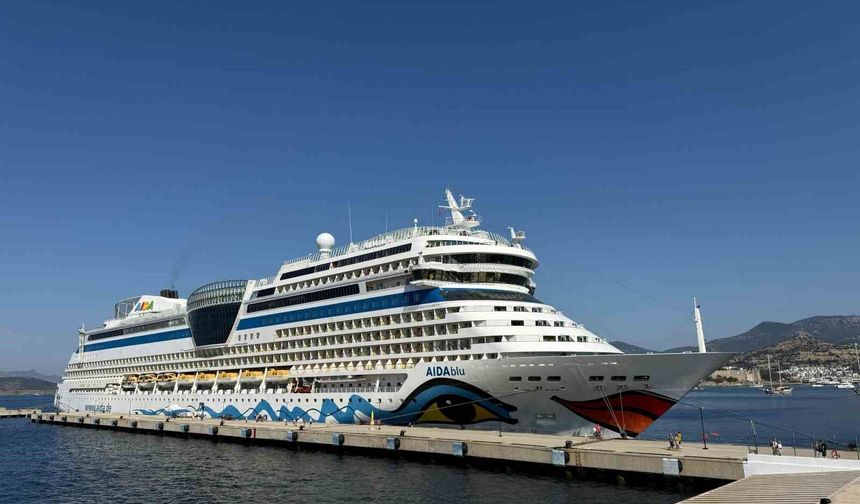 Bodrum’a kruvaziyer ile 2 bin 377 turist geldi