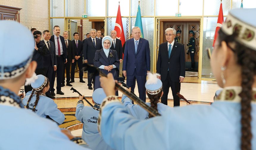 Cumhurbaşkanı Erdoğan’a Kazakistan’da Dombra sürprizi