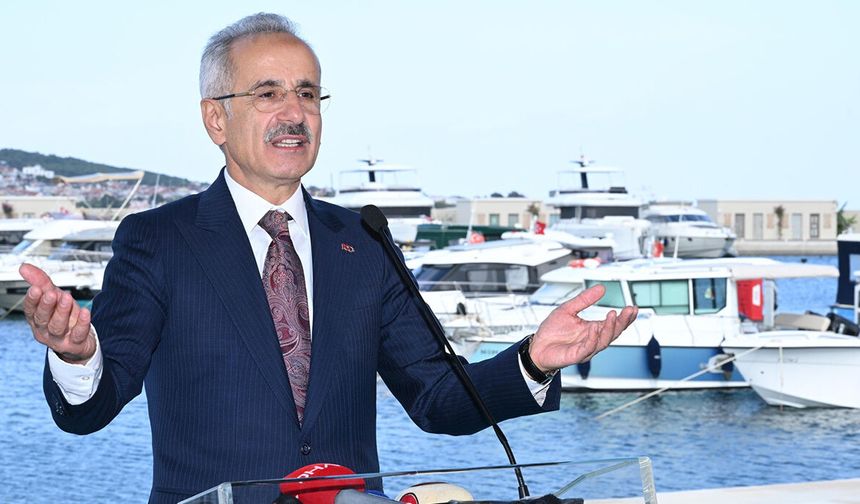 Bakan Uraloğlu: "Son 14 yılın en yüksek kruvaziyer gemi ve yolcu sayısına ulaştık"