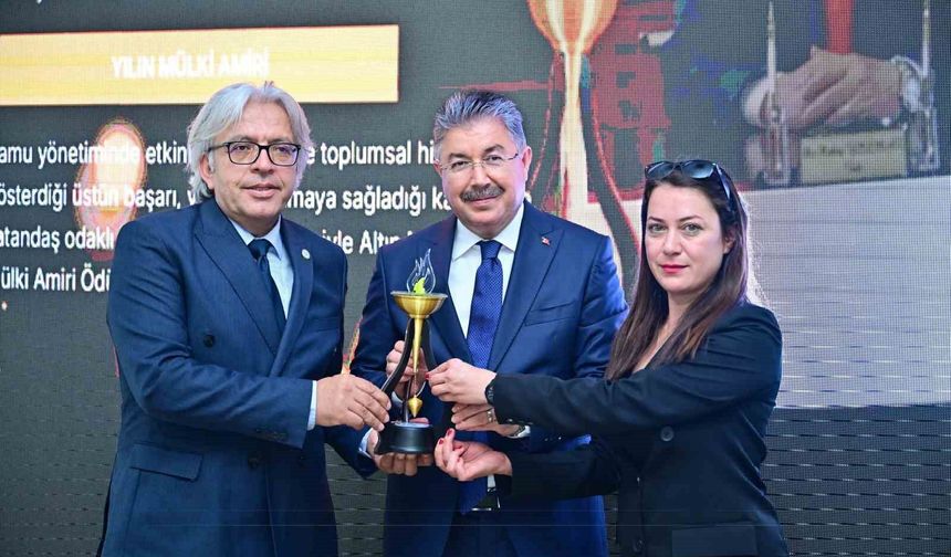 Eskişehir Valisi Yılmaz, ’Yılın Mülki İdare Amiri’ seçildi