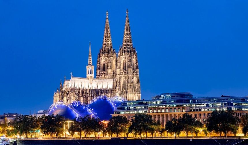 Köln Katedrali, 1 Temmuz'dan itibaren turistlerden 12 Euro giriş ücreti alacak
