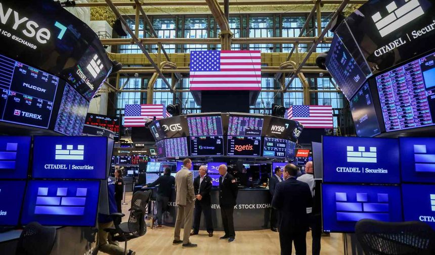 New York Borsası Rekor ve Düşüş Arasında Karışık Kapandı