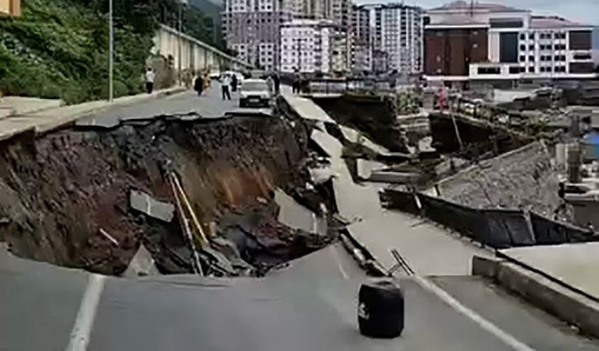 Rize’de yol çöktü, 2 bina tedbir amaçlı tahliye edildi