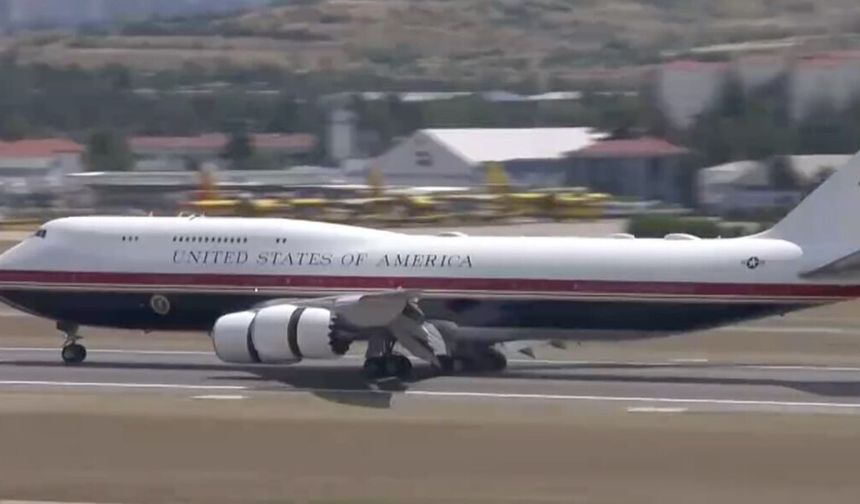 Trump Ankara’da: Air Force One İndi