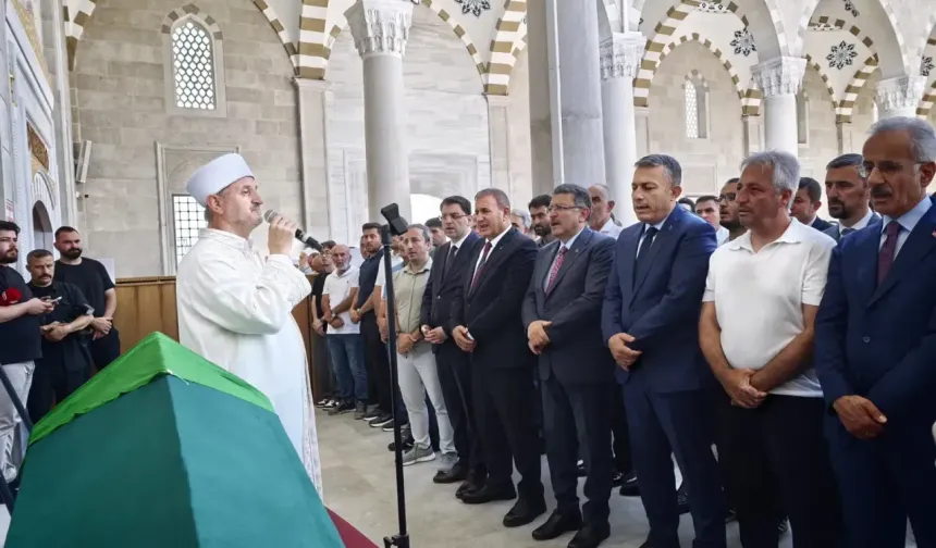Bakan Uraloğlu, Vahide Dilekoğlu'nun cenaze törenine katıldı