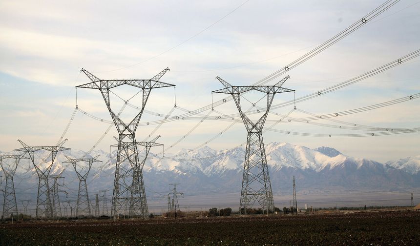 Çin'in en büyük 750 kV elektrik ağı Xinjiang'da kuruldu