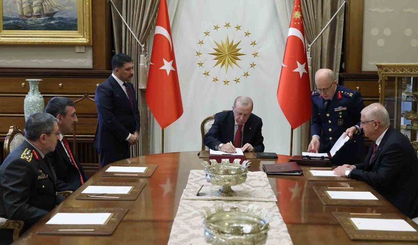 Cumhurbaşkanı Erdoğan YAŞ kararlarını imzaladı