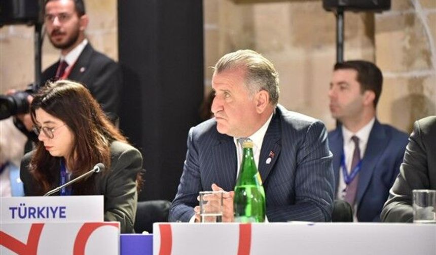 Gençlik ve Spor Bakanı Bak: Türk sporunun farkını ortaya koyduk