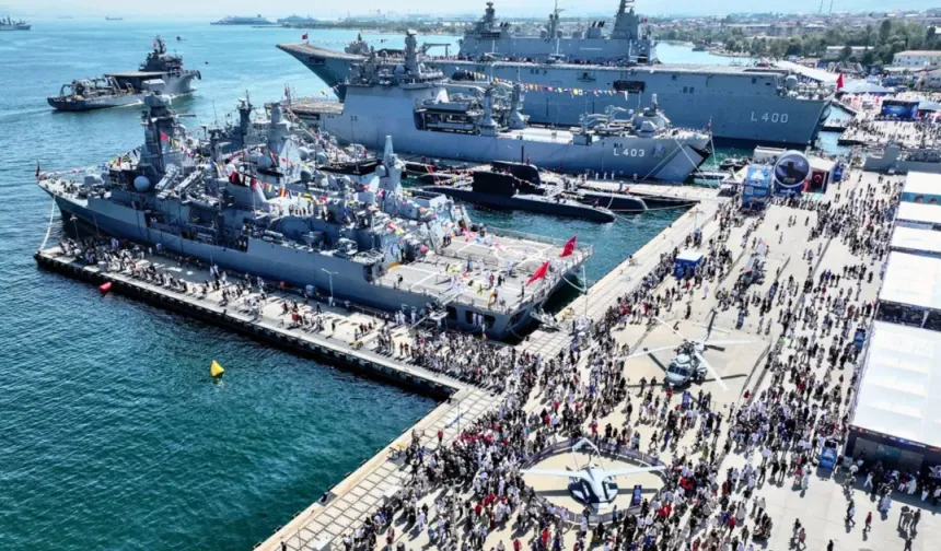 TCG DERYA, TEKNOFEST Mavi Vatan'da ziyaretçilerle buluşuyor