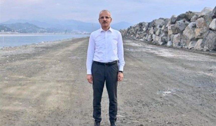 Uraloğlu: Terörle mücadeleye harcanan kaynaklarla 850 Çanakkale Köprüsü yapılabilirdi