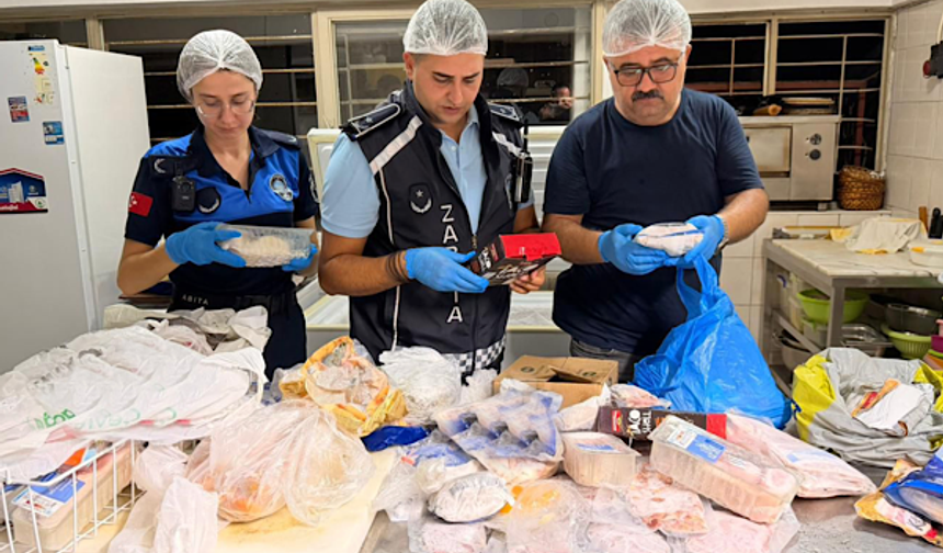 Alanya'da gıda denetimlerinde 2 işletme mühürlendi