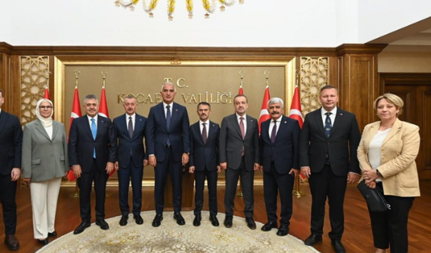 Bakan Ersoy, Kocaeli Valiliğini ziyaret etti