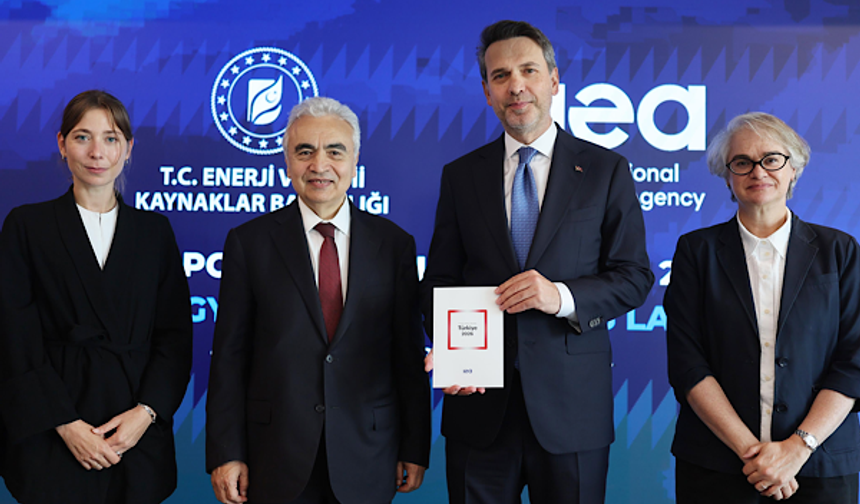 Bakan Bayraktar: Türkiye'nin 2040 Yeni Enerji Mimarisi'ni COP31 öncesinde sunacağız