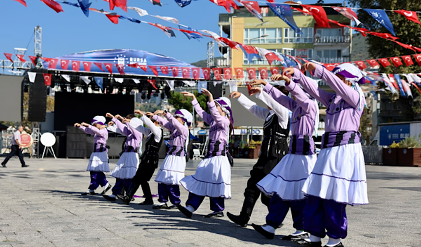 Gemlik'in kurtuluşunun 104. yıl dönümü törenlerle kutlandı