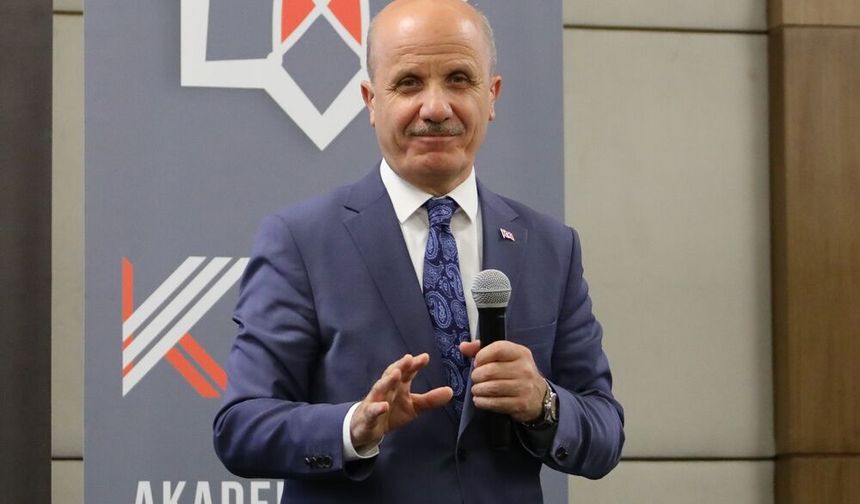 YÖK Başkanı Özvar, Akademisyenler Kampı'nın açılış dersini gerçekleştirdi