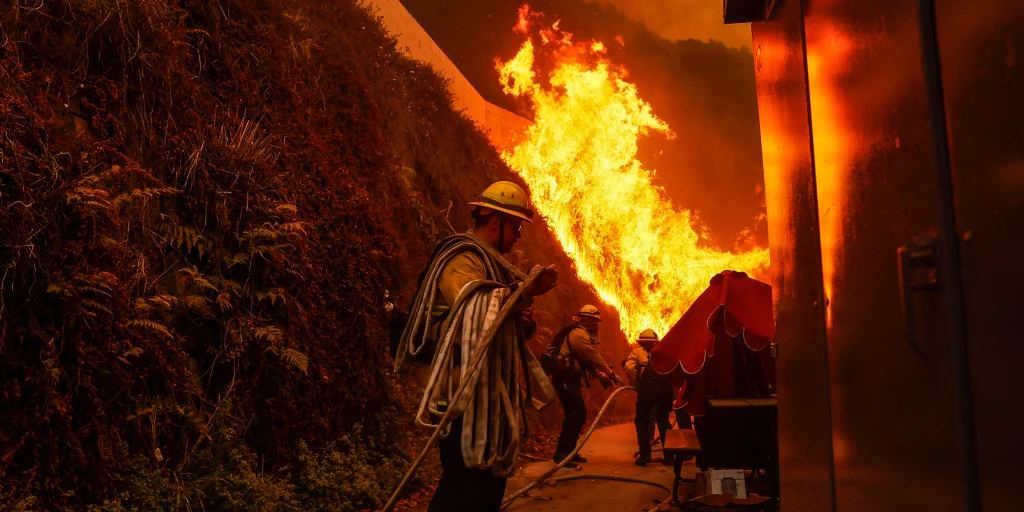 250107 Pacific Palisades Fire Ew 455P B66832