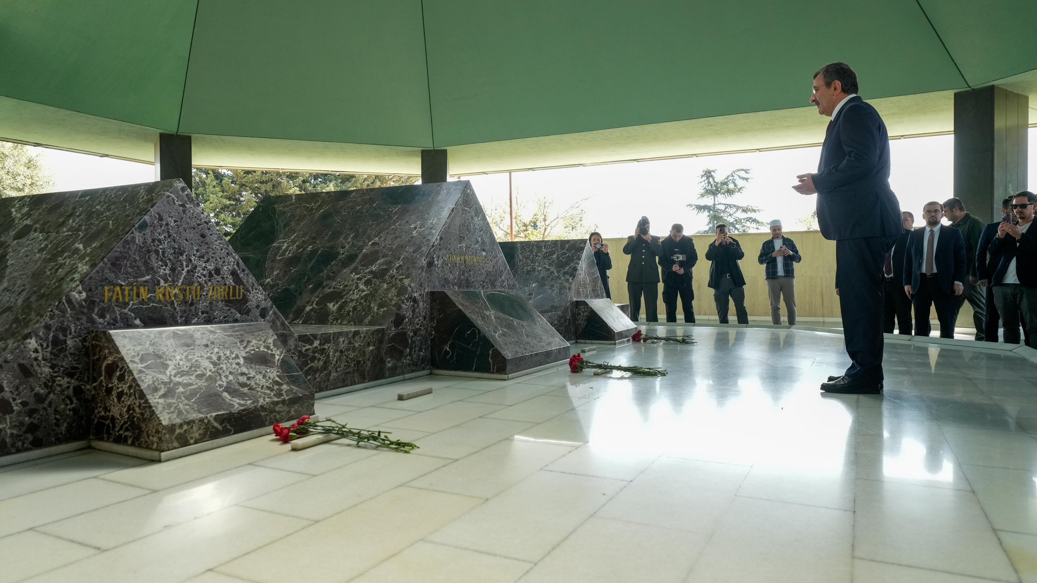 8. Cumhurbaşkanı Turgut Özal Vefatının 31. Yıl Dönümünde Kabri Başında Anıldı Isin Detayi Haber Guncel