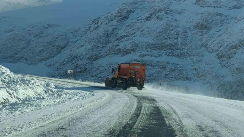 800X450 Karabet Gecidinde Lapa Lapa Kar Yagdi 1747375924366