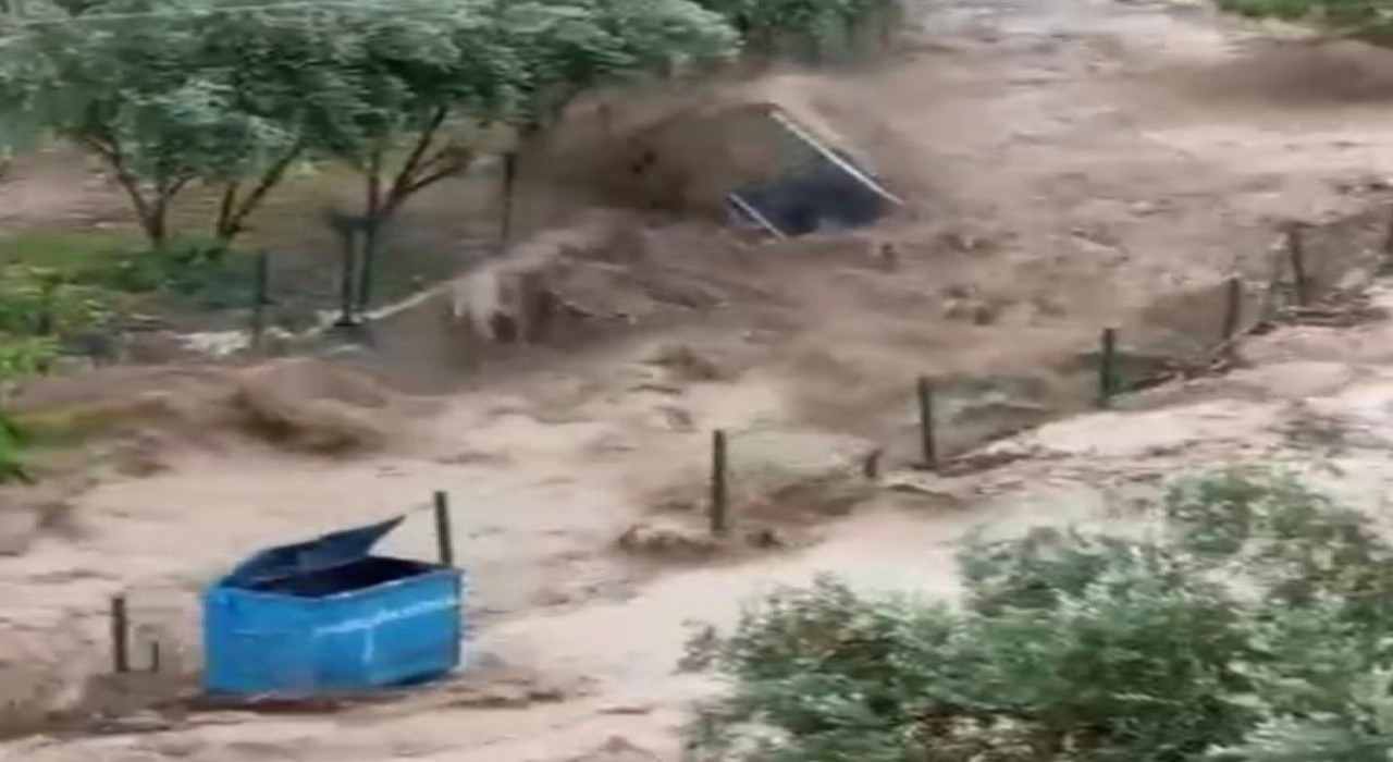 Osmaniyede Onlarca Arac Sel Sularina Kapildi 1747331044