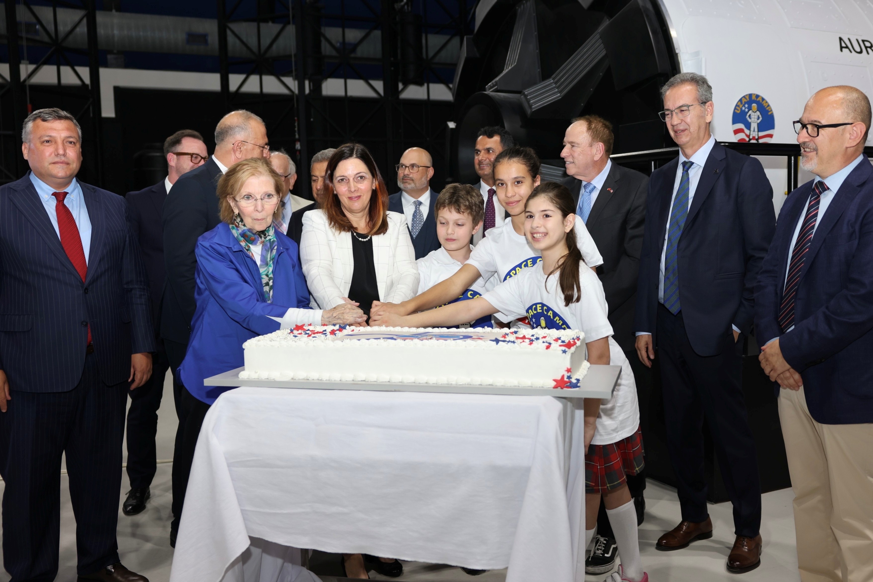 Ukt 25. Yıl Pasta Kesimi 150030693