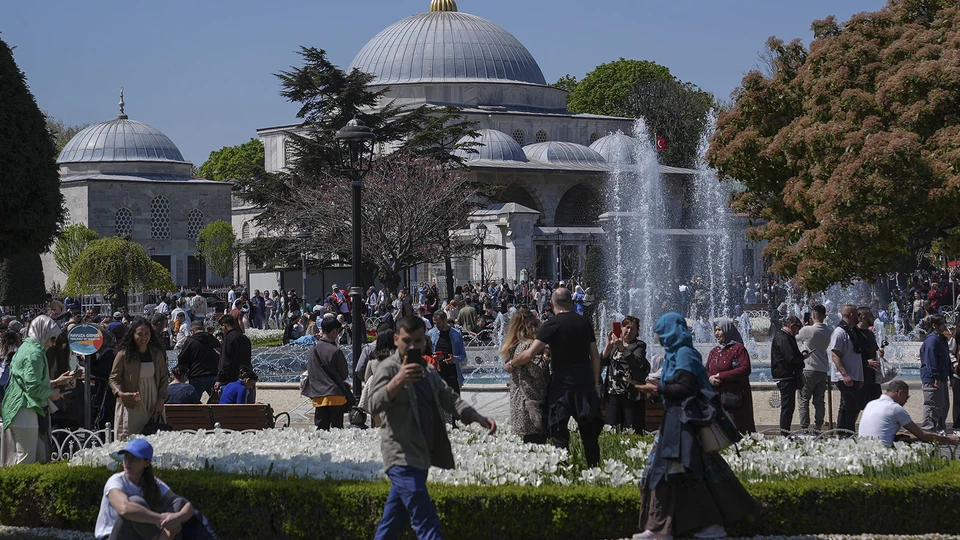 Istanbulun Tarihi Yarimadasinda Bayram Yogunlugu P0Mq