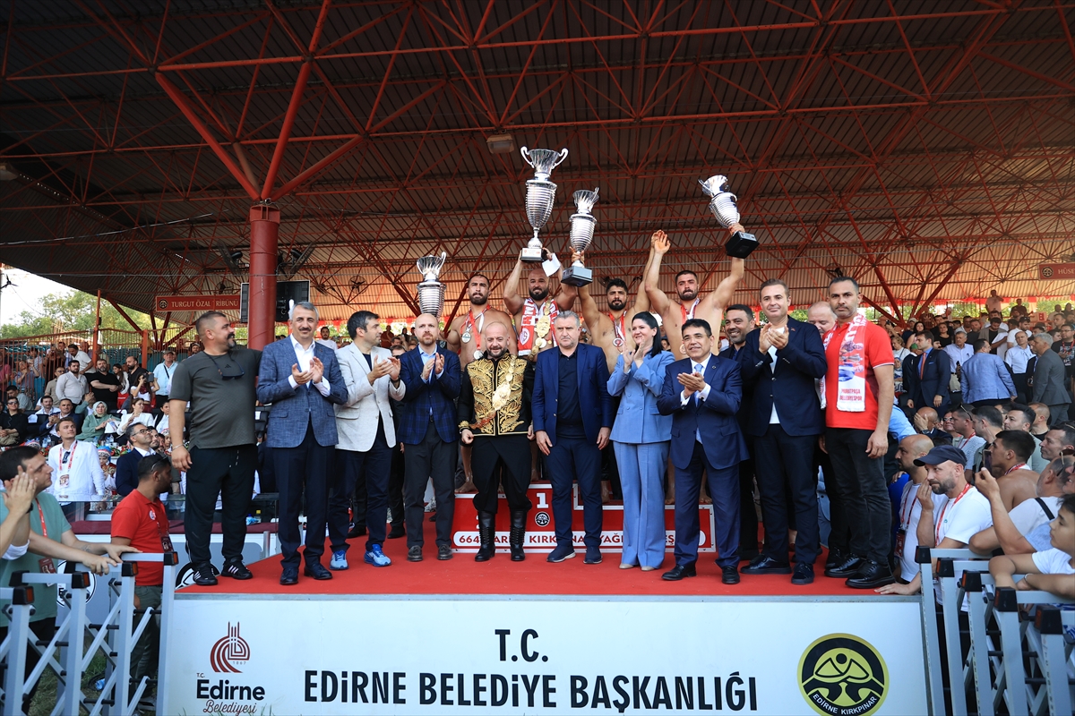 664 Tarihi Kirkpinar Yagli Gureslerinin Baspehlivani Orhan Okulu Altin Kemeri Kusandi Isindetayi
