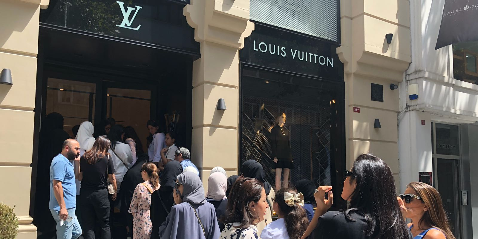 Louis Vuitton Türkiye’de Büyük Veri İhlali 143 Bin Müşteri Bilgisi Çalındı Isindetayi
